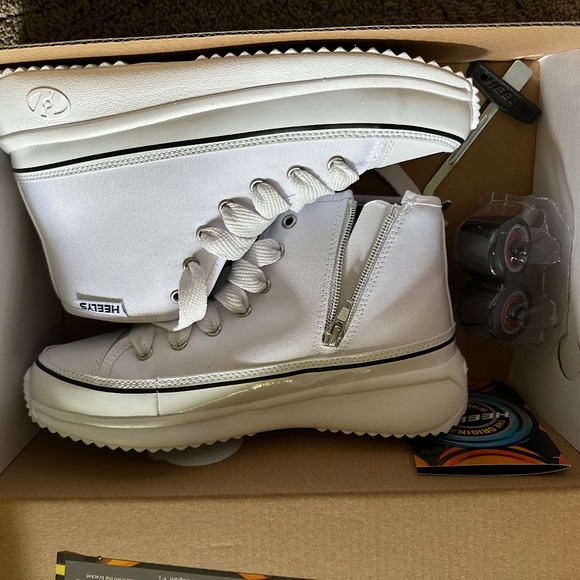 Heelys Veloz Chi high top shoes Girls 5 Women's 6 - Picture 1 of 6